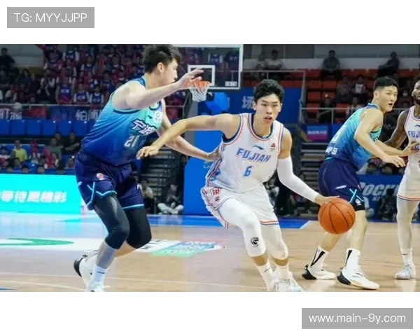 福建队邹阳轰下生涯新高35分，三分球9投7中