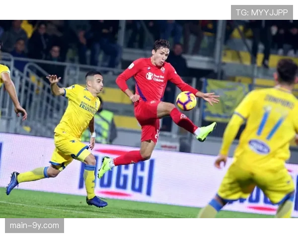 弗罗西诺内年轻门将获颁四月最佳扑救奖,擅长出击成特点 弗罗西诺内年轻门将获颁四月最佳扑救奖,擅长出击成特点